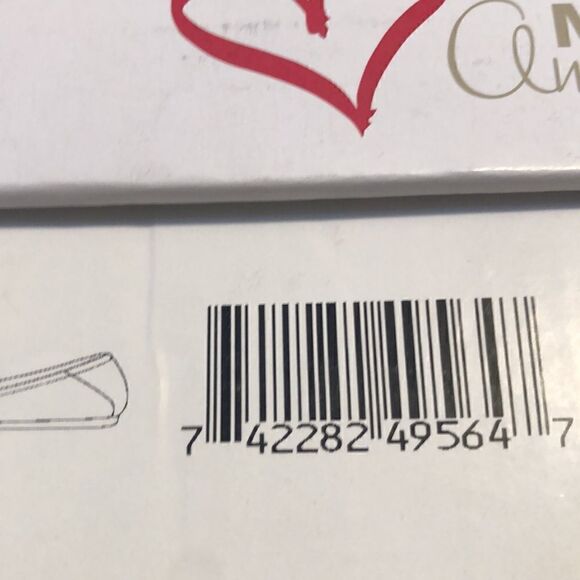 NWT and box. Mia Amore “Corra” flat. size 9 - Picture 6 of 6